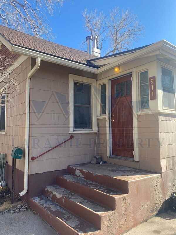 911 S 9th St - Photo 3 of 23