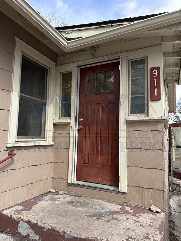 911 S 9th St - Photo 4 of 23