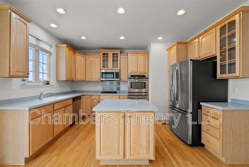 8453 Kirby Lionsdale Dr - Photo 3 of 31