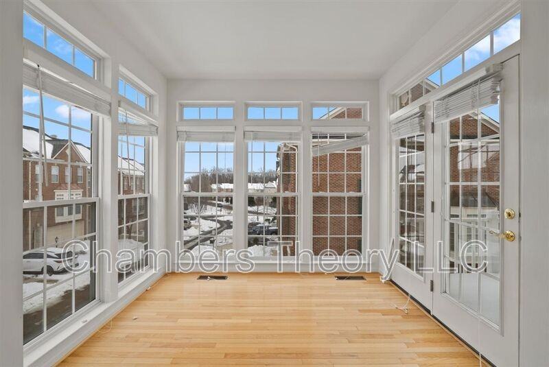 8453 Kirby Lionsdale Dr - Photo 5 of 31