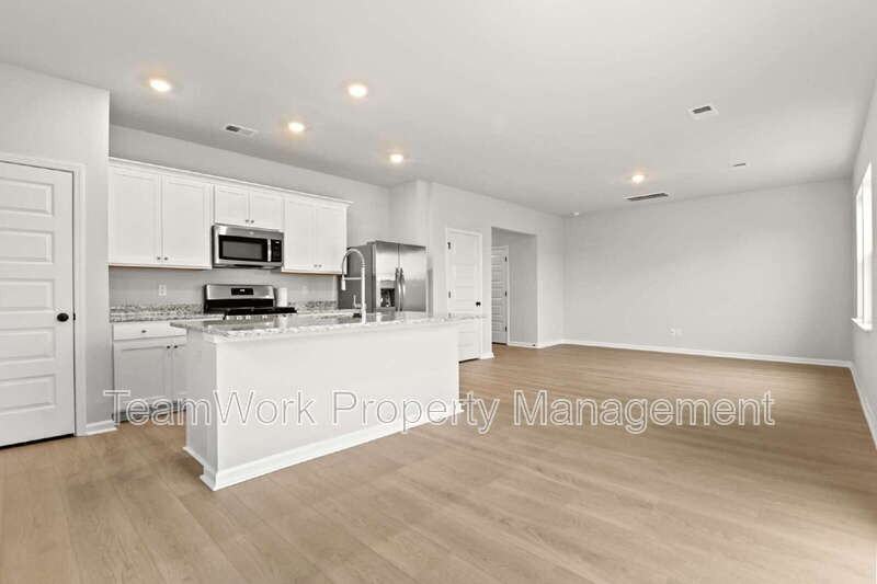 658 Culpepper St - Photo 7 of 27