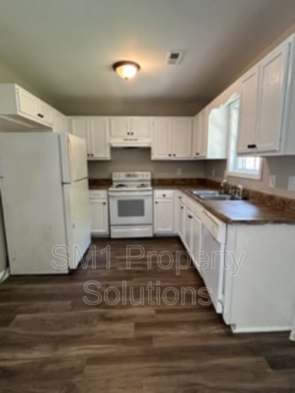 127 Thomas St - Photo 2 of 10