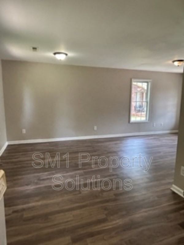 127 Thomas St - Photo 3 of 10