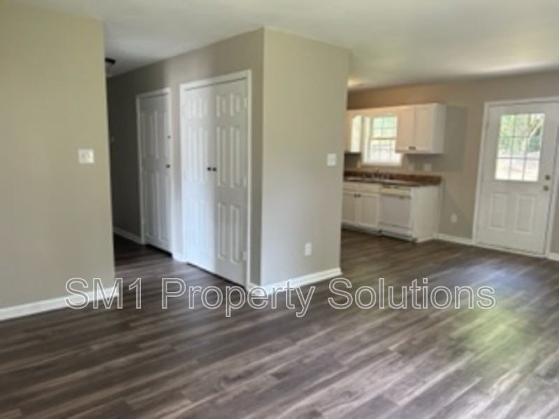 127 Thomas St - Photo 5 of 10