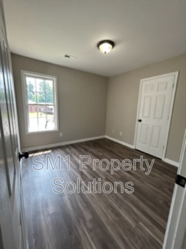 127 Thomas St - Photo 7 of 10