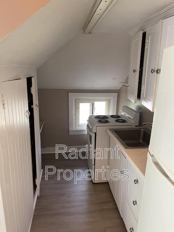 415 Boone St #4 - Photo 6 of 8