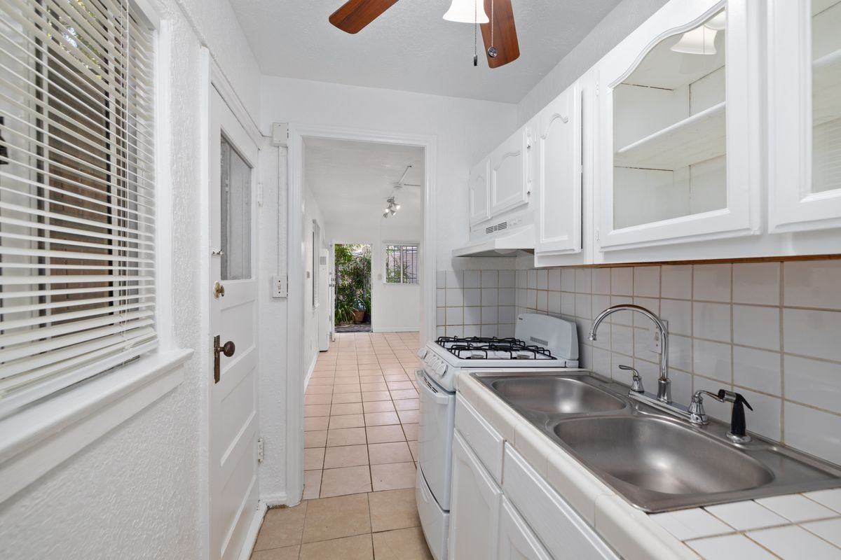 1285 S Dunsmuir Ave - Photo 6 of 11