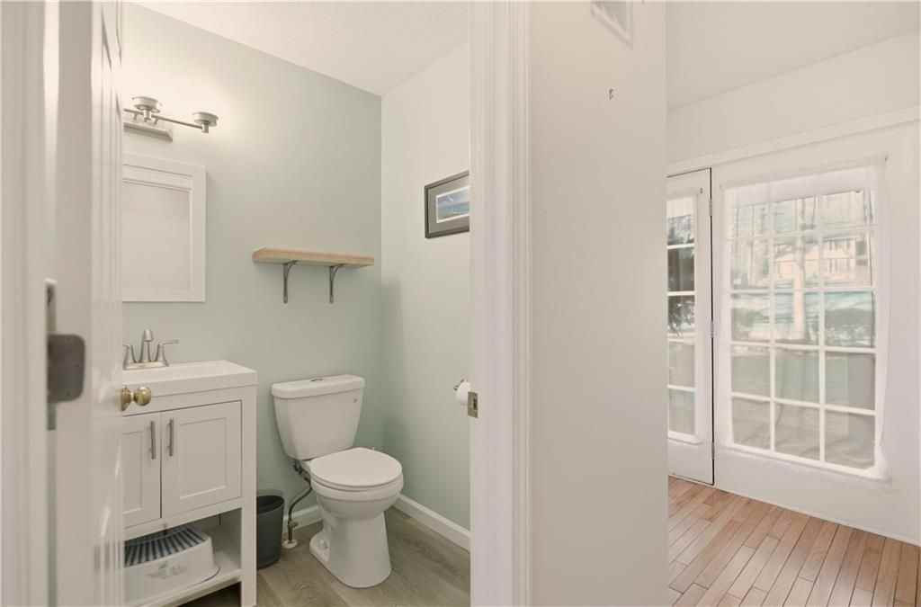 141 Laurel Ridge Ln - Photo 3 of 36