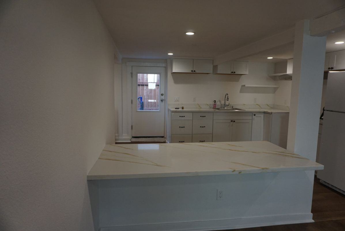 315 Broadway - Photo 2 of 12