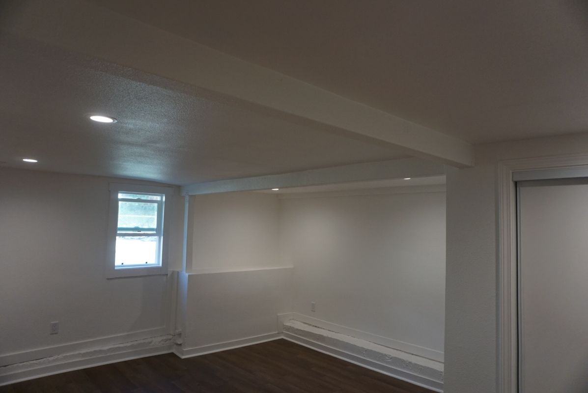 315 Broadway - Photo 6 of 12