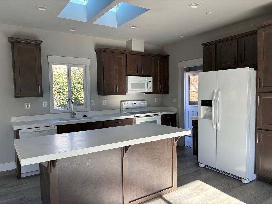 297 Robles Dr - Photo 4 of 6