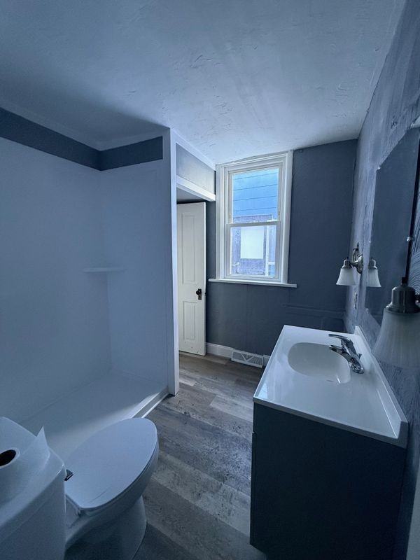 614 E Market St - Photo 3 of 10