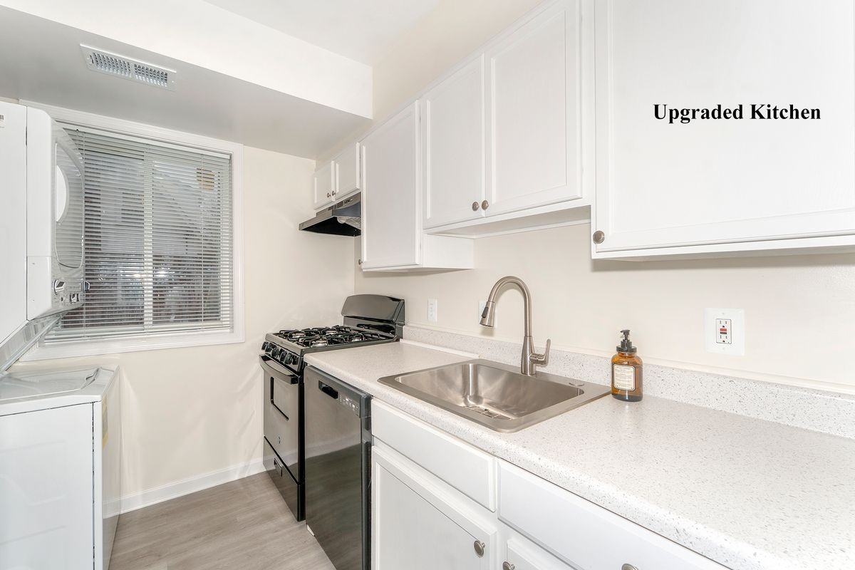 14 Halley Pl Se ##103 - Photo 5 of 31