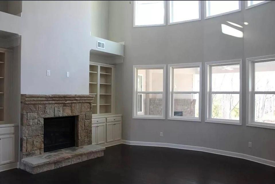 428 Silver Brook Dr - Photo 4 of 18