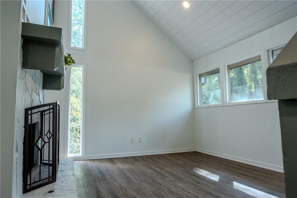 8025 Cedar Cv - Photo 5 of 37