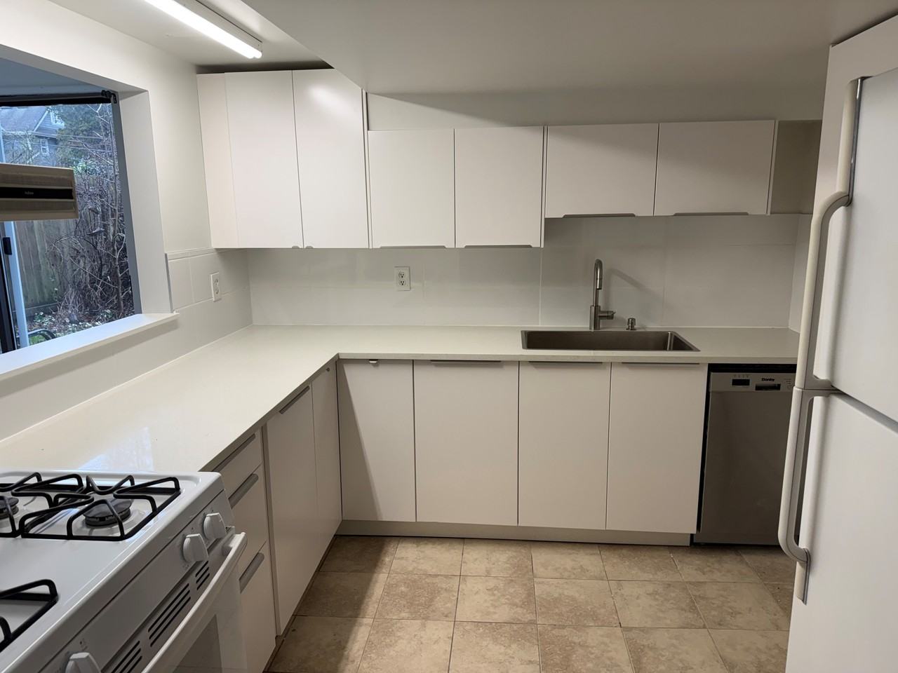 1742 Macdonald Street - Photo 2 of 14