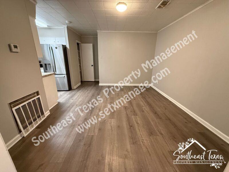 445 N 18th St #A - Photo 2 of 12