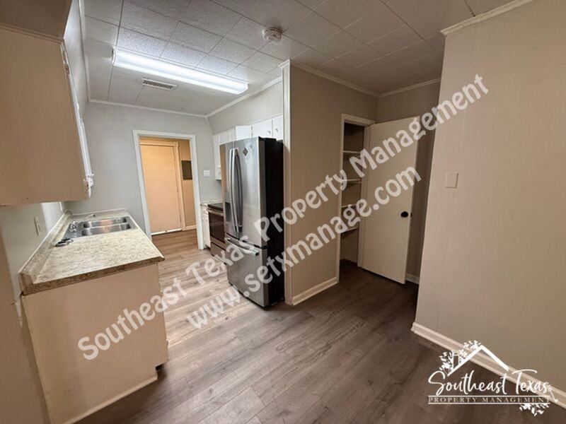 445 N 18th St #A - Photo 3 of 12