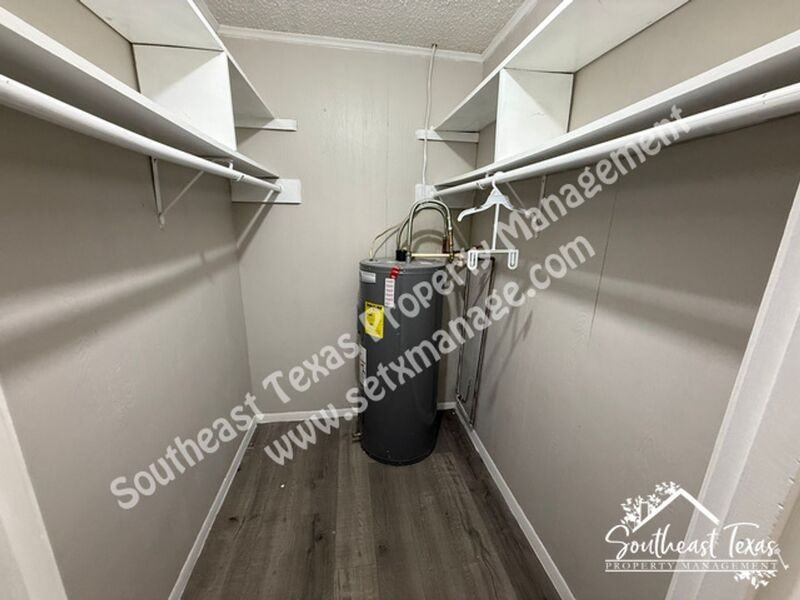 445 N 18th St #A - Photo 7 of 12