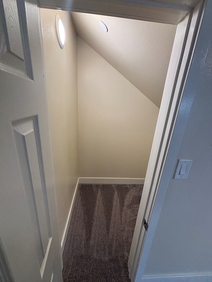 11226 Hooper Avenue - Photo 5 of 17