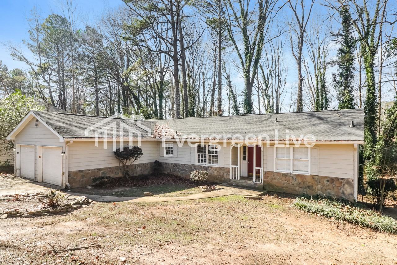 5040 Waterford Dr Sw - Photo 2 of 15