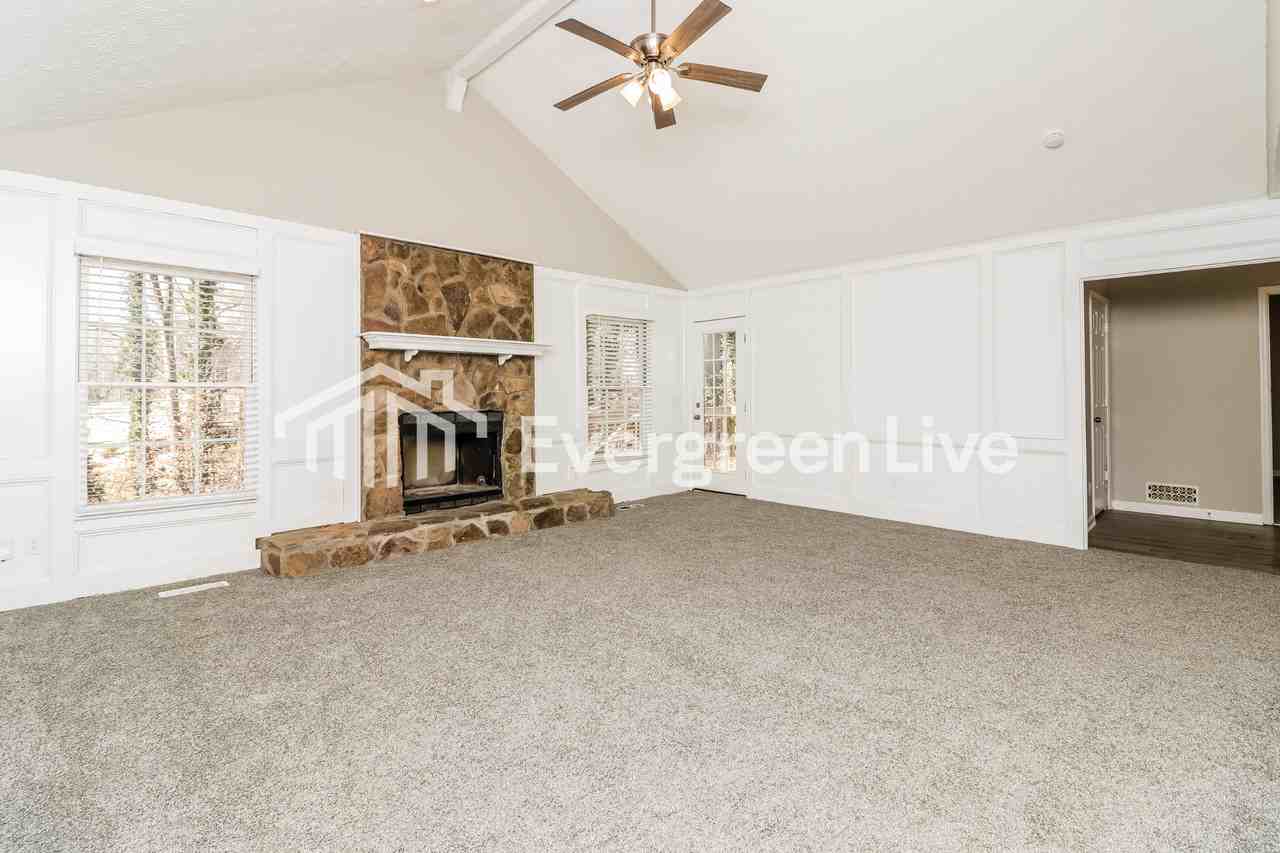 5040 Waterford Dr Sw - Photo 4 of 15