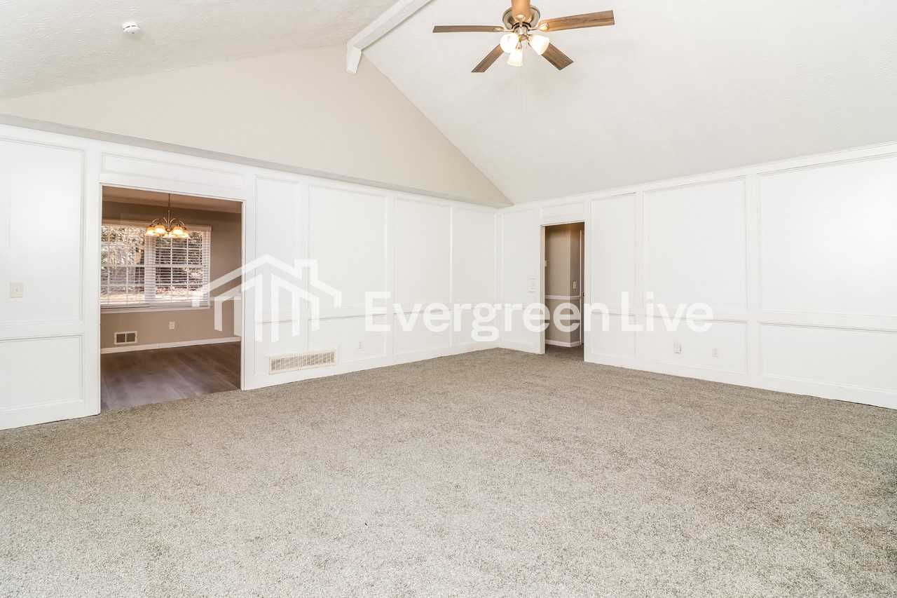 5040 Waterford Dr Sw - Photo 5 of 15