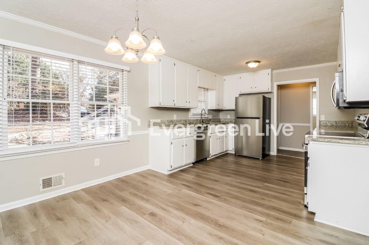 5040 Waterford Dr Sw - Photo 6 of 15