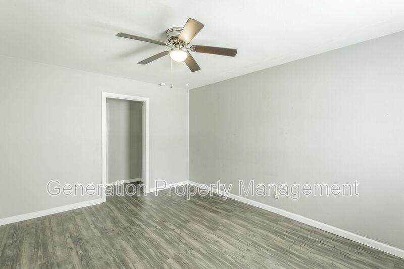 207 Laws Ave - Photo 2 of 17