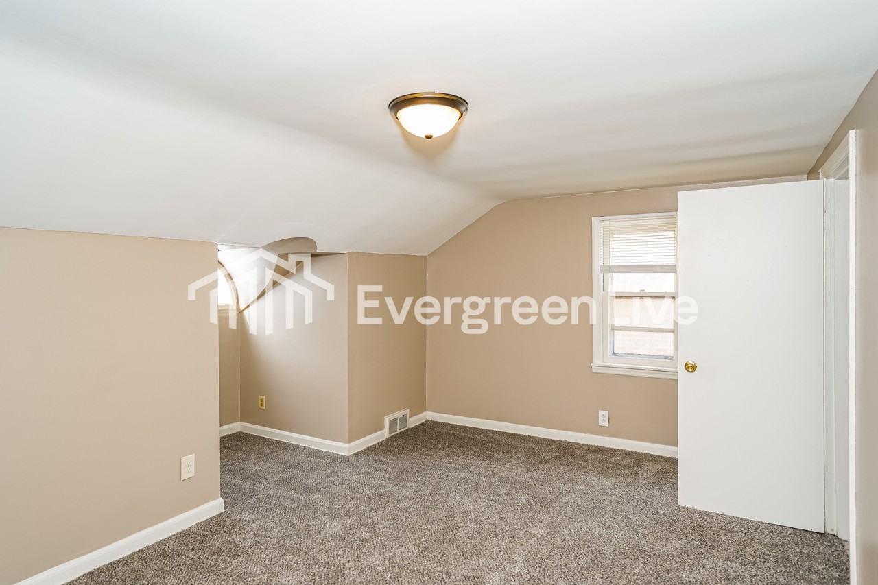4944 N 27th St - Photo 3 of 15