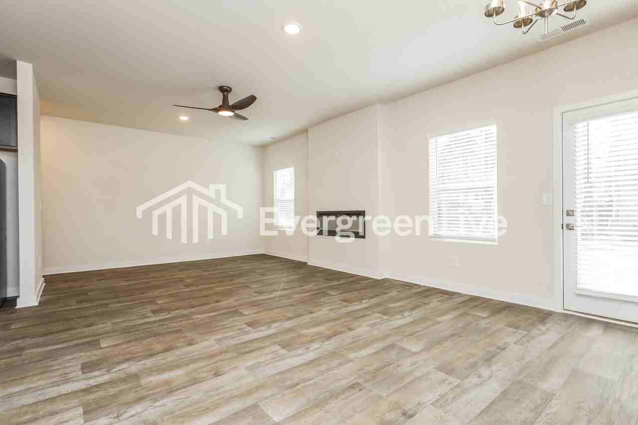 141 Weldon Rd - Photo 2 of 16