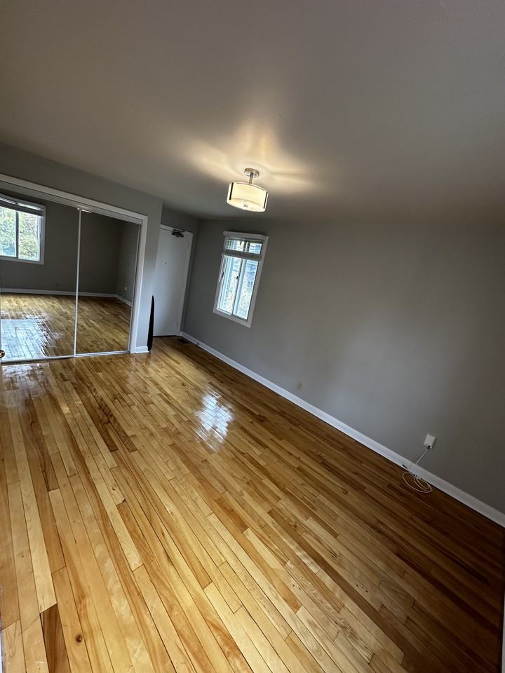 Emperor Ave & Silver St #4 - Photo 2 of 7