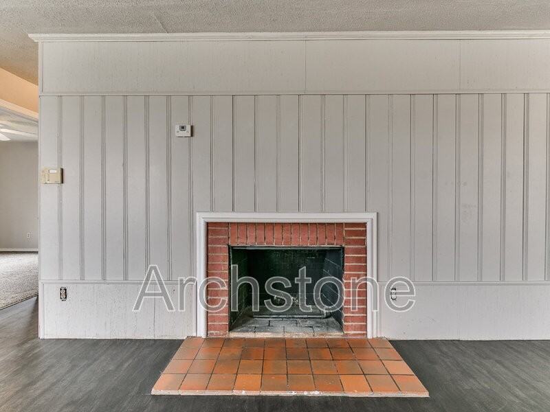 1308 Kinkaid Dr - Photo 6 of 35