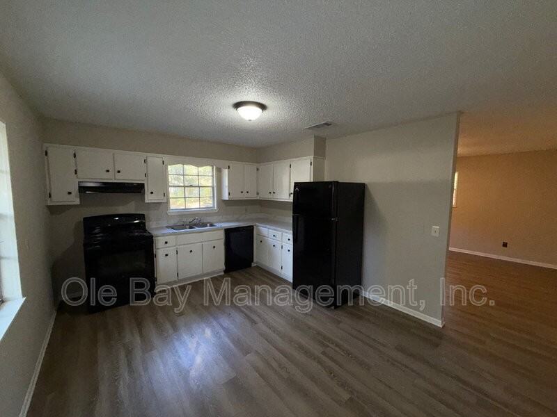 1803 Runnels Rd - Photo 3 of 9