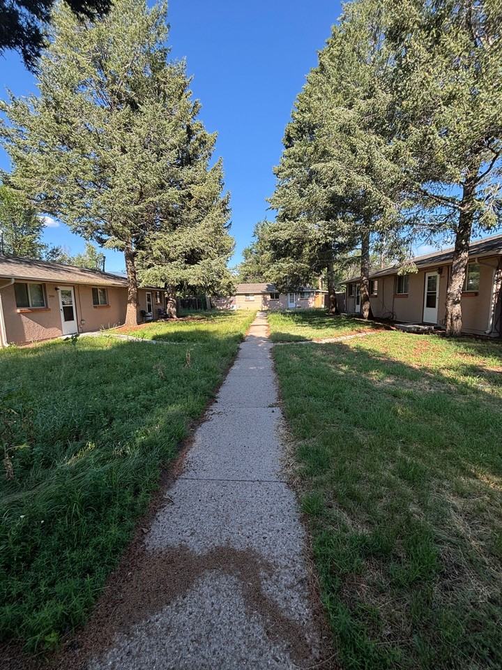 3006, 3010, 3014 N Institute St - Photo 5 of 10