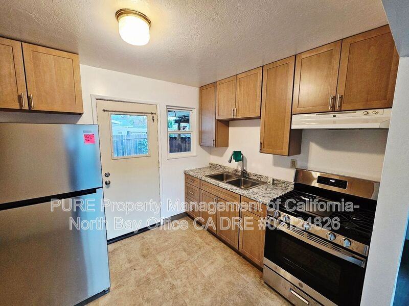 69 Lorraine St #B - Photo 6 of 17