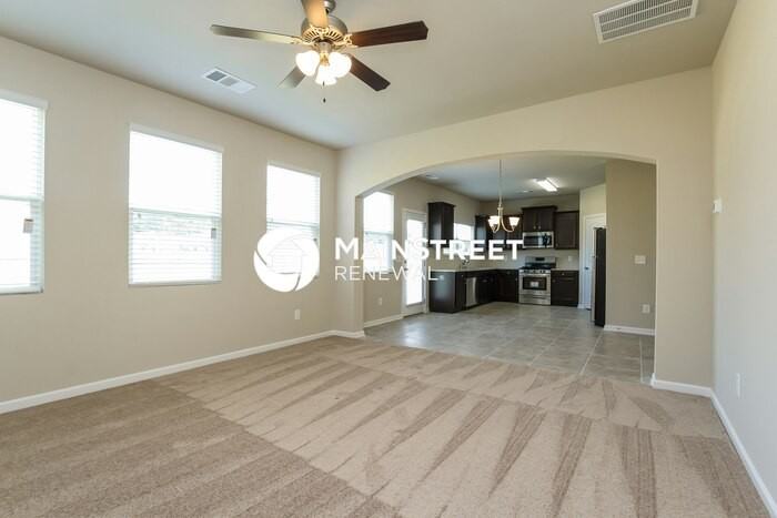 106 Bradford Ct - Photo 3 of 15