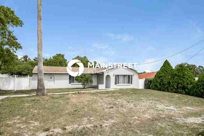 13239 Asbury St - Photo 3 of 16