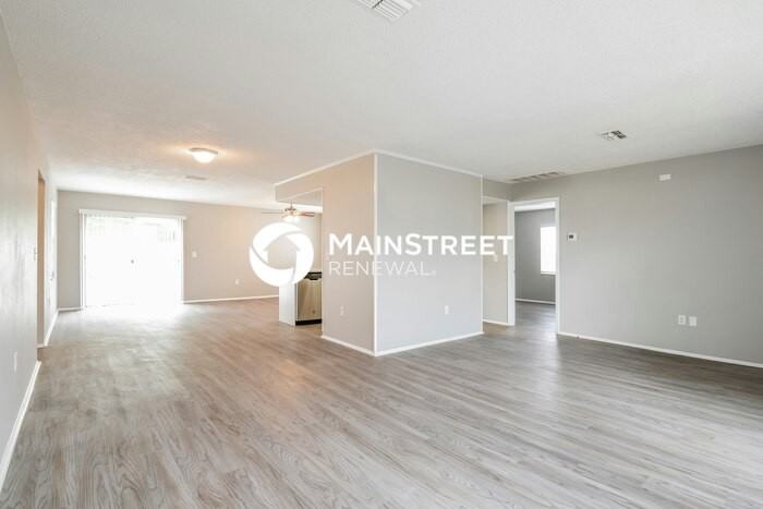 13239 Asbury St - Photo 4 of 16