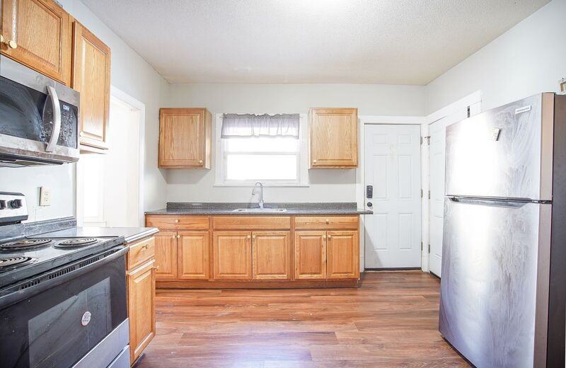 824 Sumner Ave - Photo 2 of 14