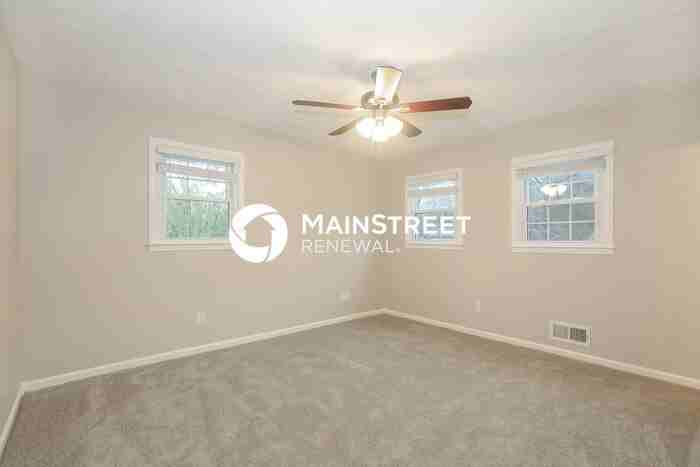 3037 Kathy Ln Nw - Photo 7 of 18