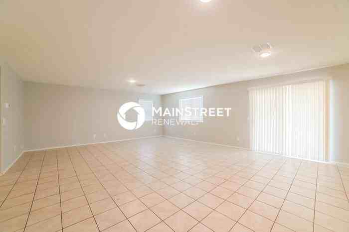 8704 S 253rd Dr - Photo 4 of 17