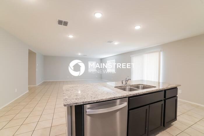 8704 S 253rd Dr - Photo 6 of 17