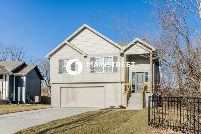 235 Jenny Ln - Photo 2 of 18