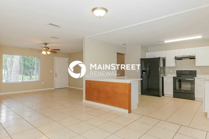 241 Manth Ave - Photo 5 of 16