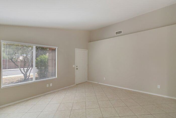 502 S 86th Pl - Photo 5 of 17