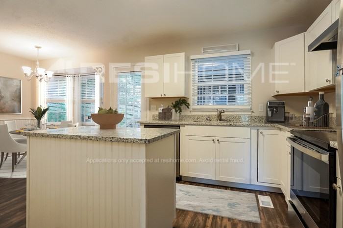 568 Russet Bend Dr - Photo 4 of 19