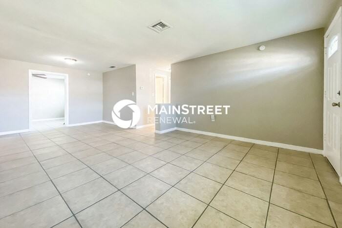 1103 Chelsea Ln - Photo 4 of 16