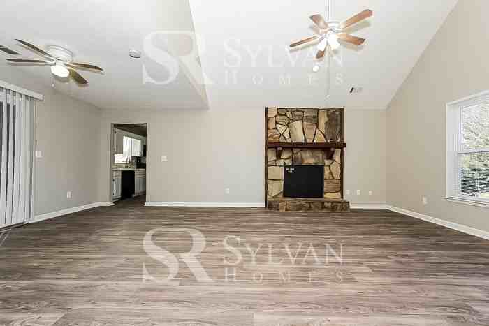 103 Summerfield Dr - Photo 4 of 17