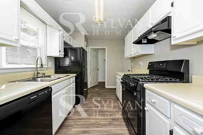 103 Summerfield Dr - Photo 6 of 17